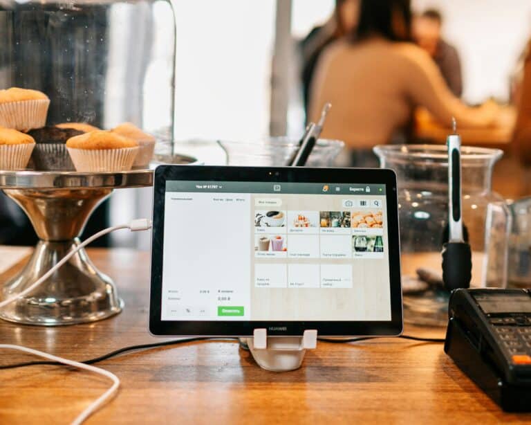 tienda física y tienda online