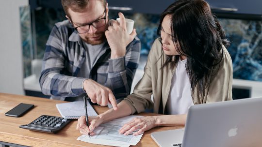 ¿Qué tipos de factura existen y cómo hacerlas?